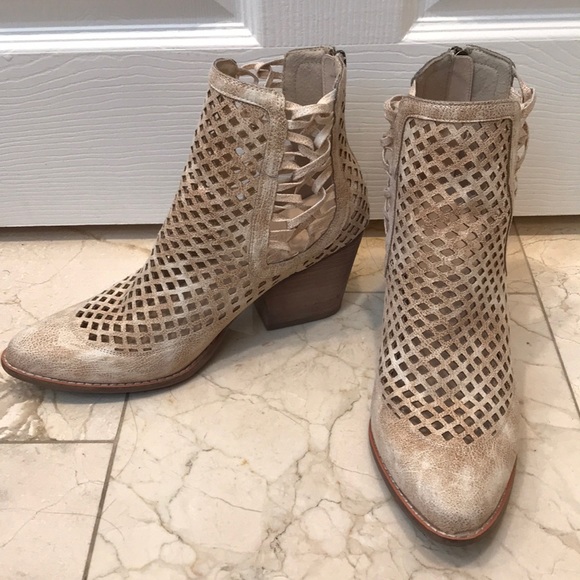 Nordstrom Coconuts by Matisse Booties - Picture 7 of 8